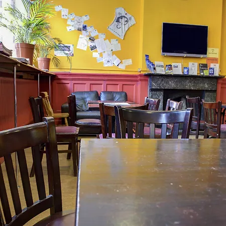 Kinlay House بيت شباب دبلن