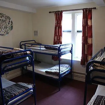 Kinlay House بيت شباب *