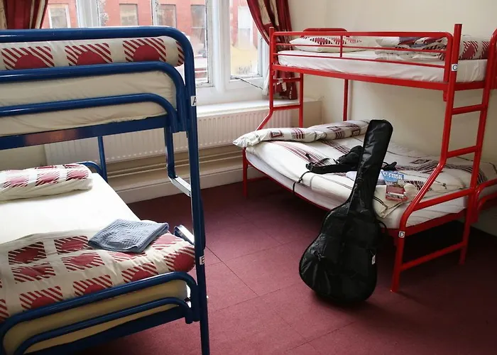Kinlay House Hostel *