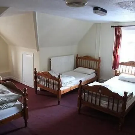 Kinlay House Hostel
