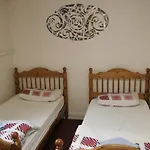 Kinlay House Albergue *